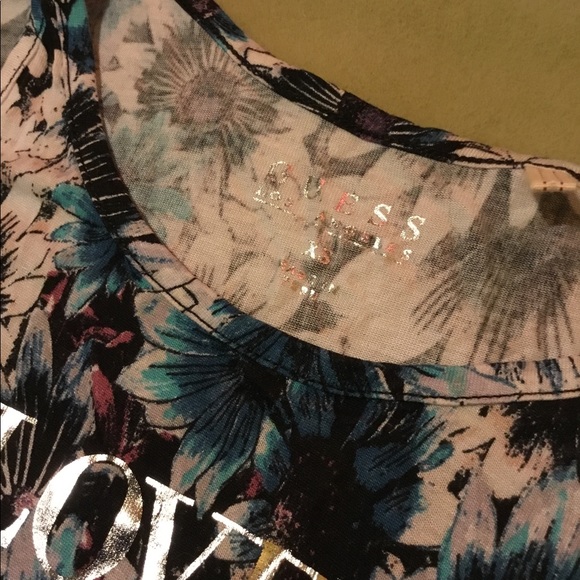 Guess top xs - Picture 5 of 8